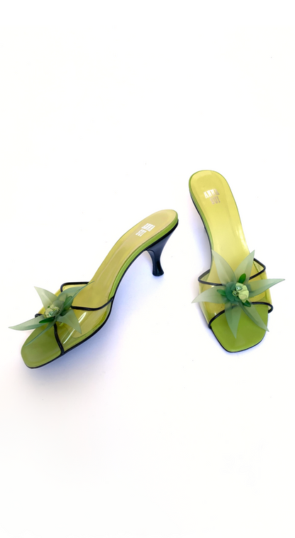 Anna Sui ~ Vintage Green Slingback Heeled Sandal with Flower